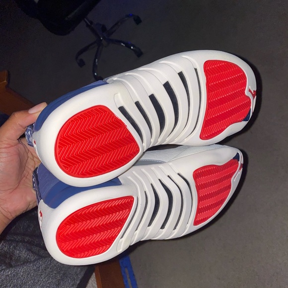 Jordan “international flight” 12s - Picture 3 of 4